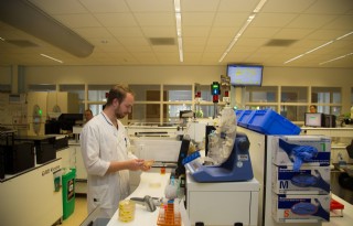 Isolatie%2C+sluis+en+maskers+bij+MRSA+pass%C3%A9