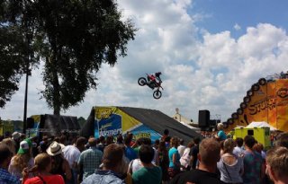 ForFarmers+geeft+nog+%C3%A9%C3%A9n+keer+gas+op+Zwarte+Cross