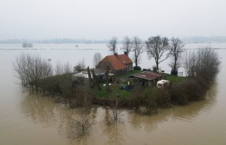Nieuwe+hoogwatergolf+op+grote+rivieren