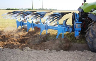 Schreijer%2DPierik+wil+mes+in+ploegverbod+grasland