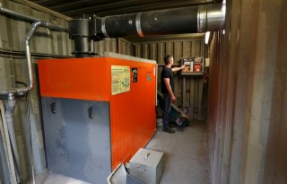 Biomassa+zorgt+voor+verwarmde+varkensstal