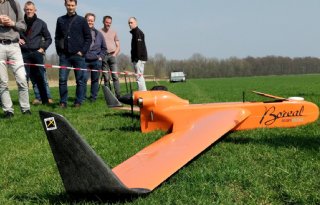 Drone+met+spanwijdte+van+4+meter+brengt+bodemvocht+in+beeld