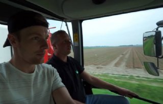 Akkerbouwer+toont+Enzo+Knol+boerenleven
