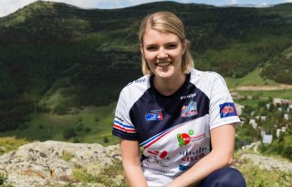 Milou+Litjens+drie+keer+lopend+naar+top+Alpe+d%27Huez