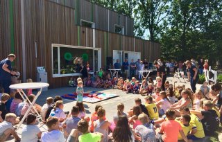 Boeren+rond+Norg+sponsoren+interactieve+speelvloer
