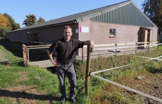 Varkenshouder+werkt+graag+samen+met+collega%27s