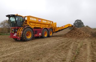 Vredo+bouwt+mestzelfrijder+om+tot+overlaadbunker