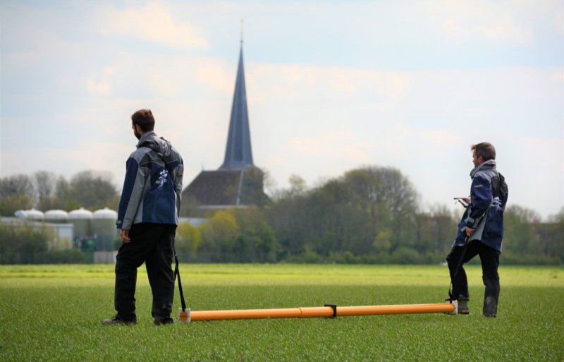 Bij acht boeren worden peilbuizen geplaatst. Foto: Werkgroep Holwerd aan Zee.